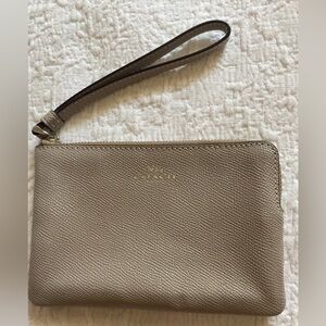 Coach wristlet NWOT